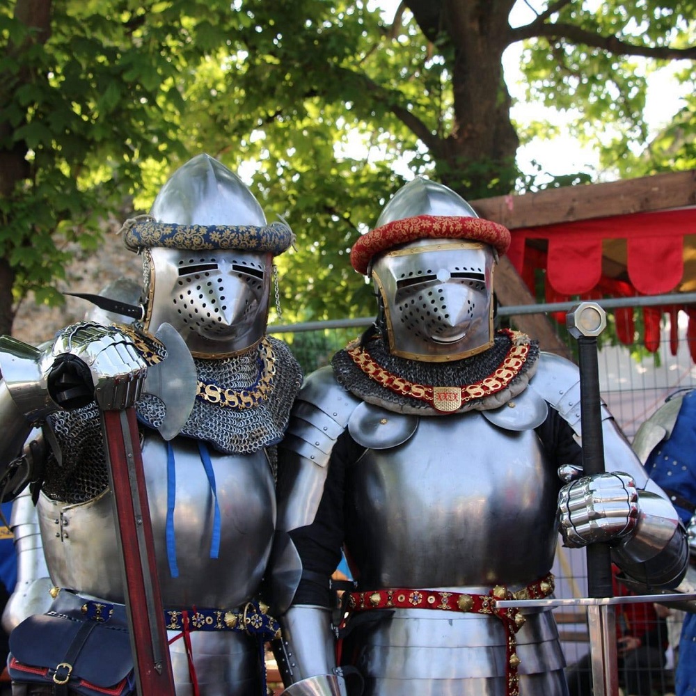 Knights in shining armor: Full Plate armor battles in the USA | HMBIA